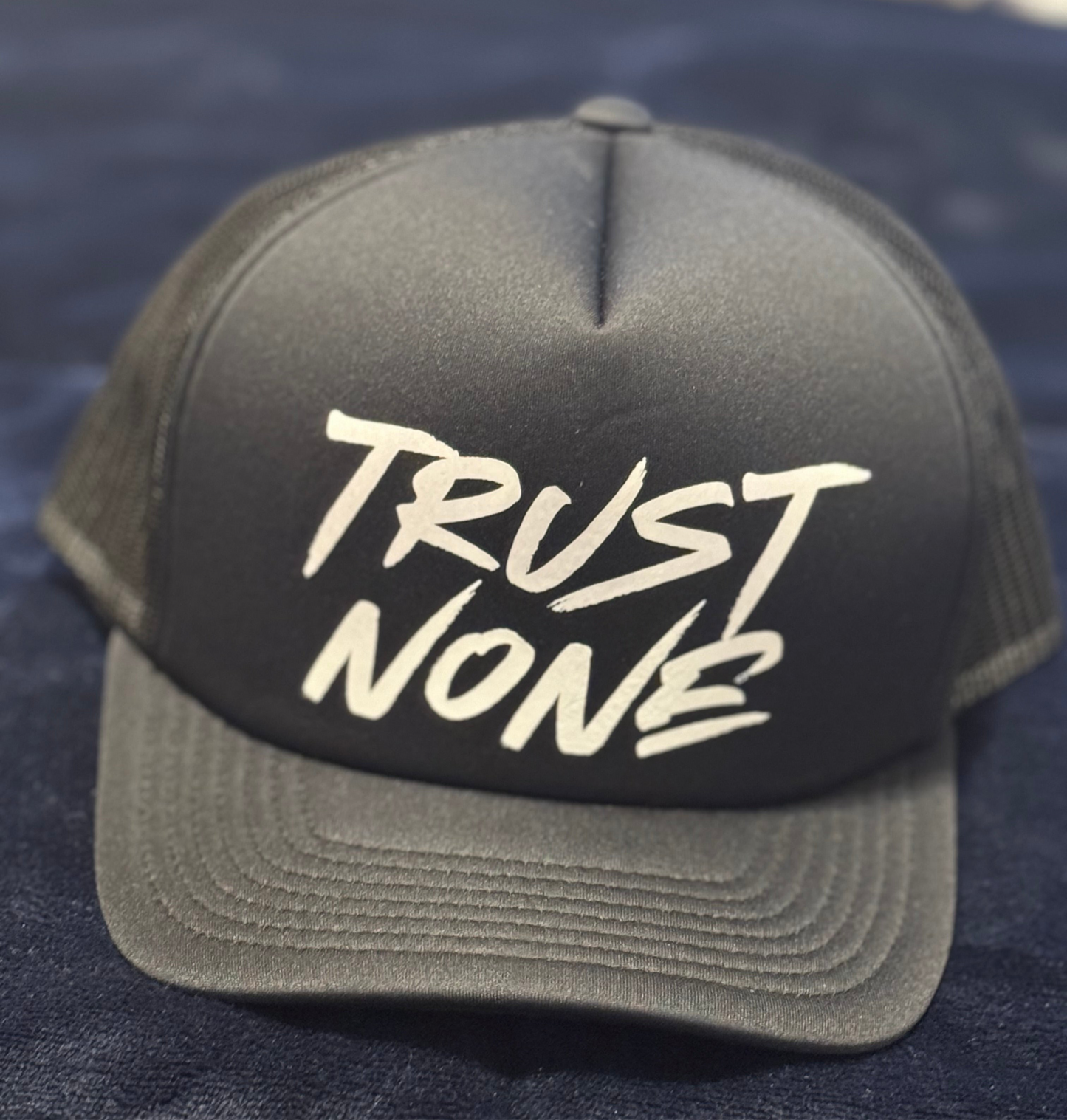 TRUST NONE BASIC SNAPBACK